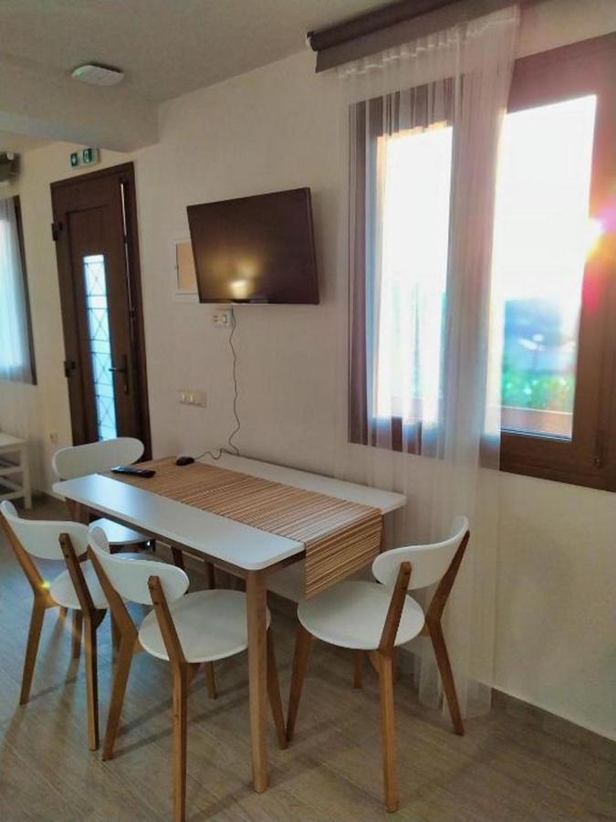 Guesthouse Kastelia كالامباكا المظهر الخارجي الصورة