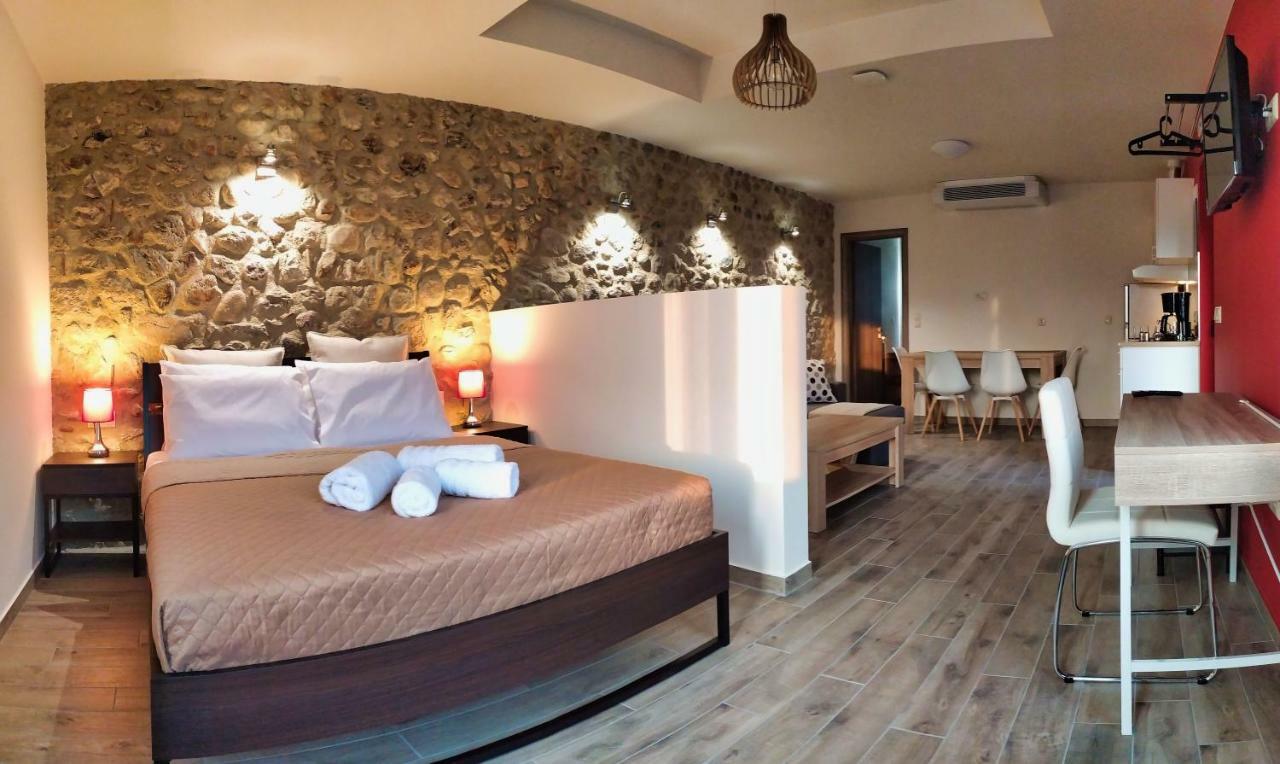 Guesthouse Kastelia كالامباكا المظهر الخارجي الصورة